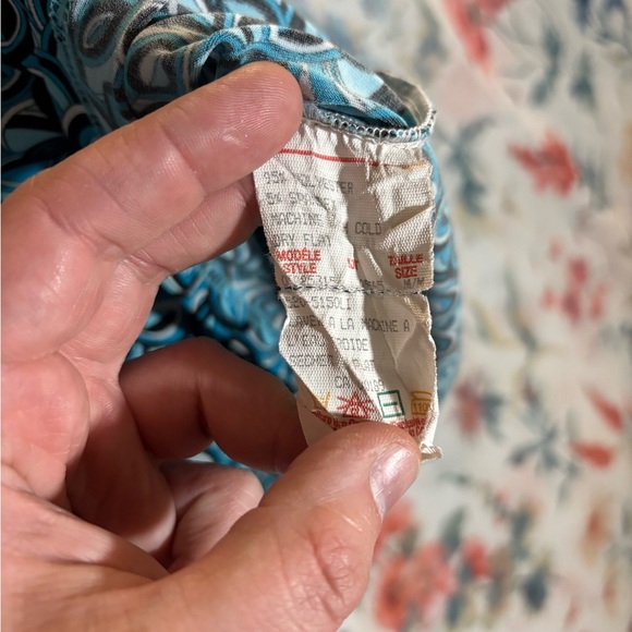 Vintage Black and Blue Fitted Blouse with Peter Pan Collar - Picture 6 of 10